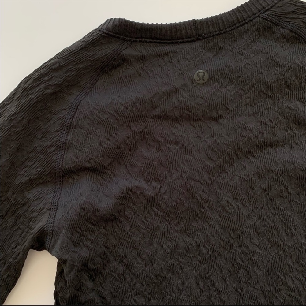 Lululemon Black Textured Rest Less Pullover Long Sleeve Fitted Shirt Womens 4 - Picture 3 of 4